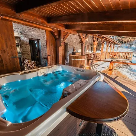 ホテル Vila Lampasik 4*