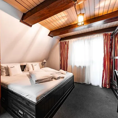 Vila Lampasik 4* Dóval